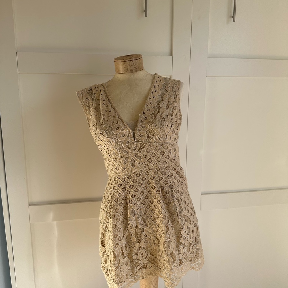 Free people Elegant Lace Sleeveless Dress